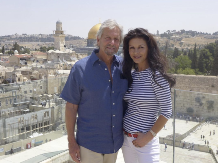 Catherine Zeta-Jones și Michael Douglas, mândri de frumoasa lor fiică. A împlinit 18 ani și seamănă teribil cu mama