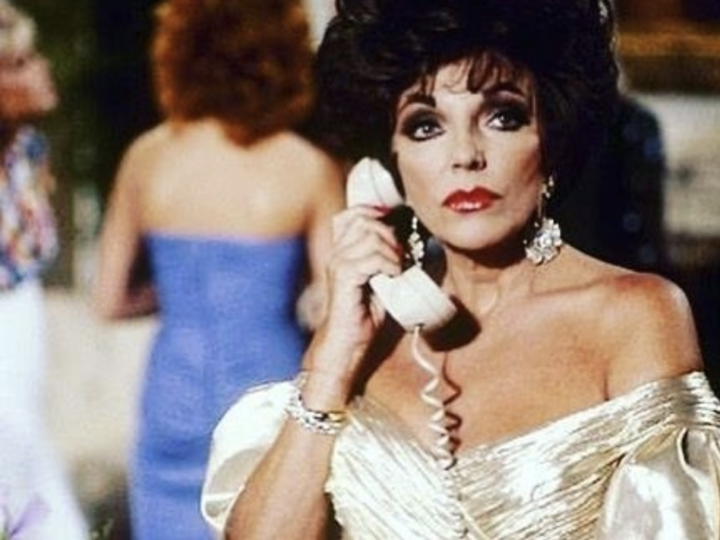 Cum arată celebra actriță din serialul Dinasty la 87 de ani și soțul ei cu 30 de ani mai tânăr. Joan Collins a vrut să detroneze serialul Dallas