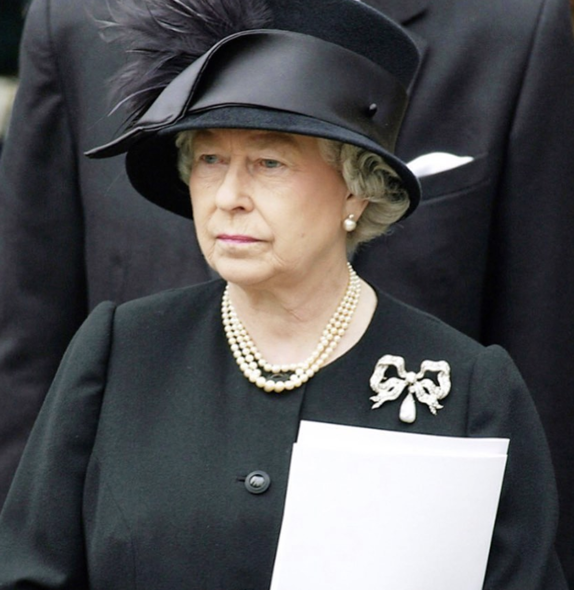 Regina Elisabeta a II-a a luat o decizie radicală la două săptămâni de doliu