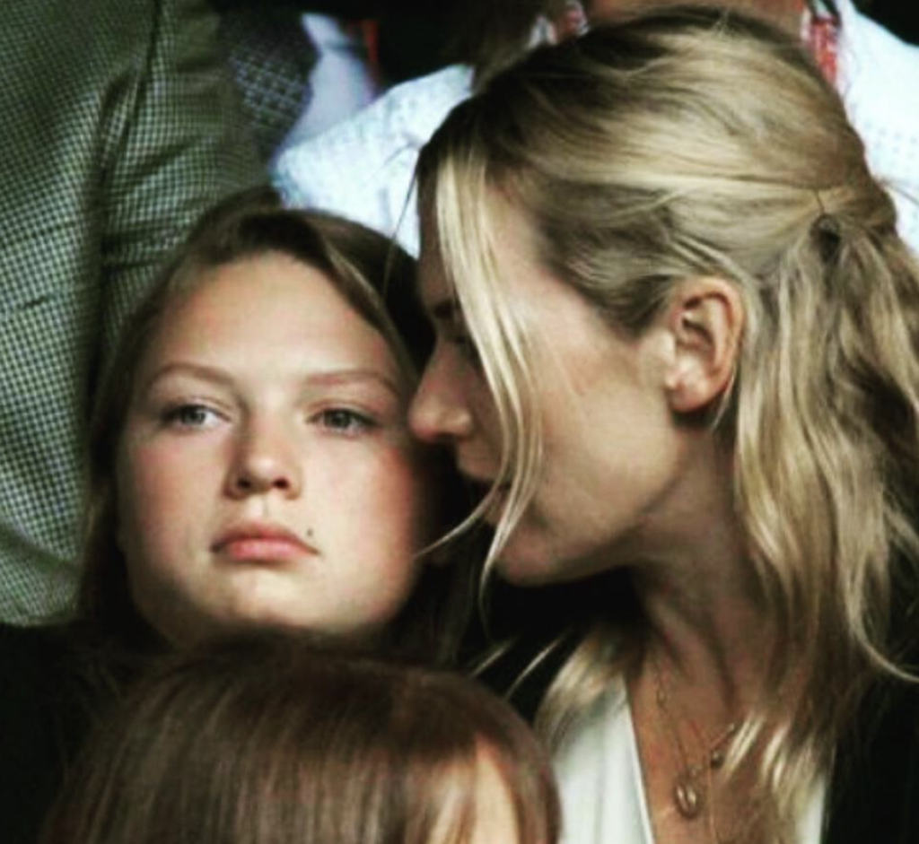 Fiica lui Kate Winslet face carieră ascunzând faptul că are o mama celebră