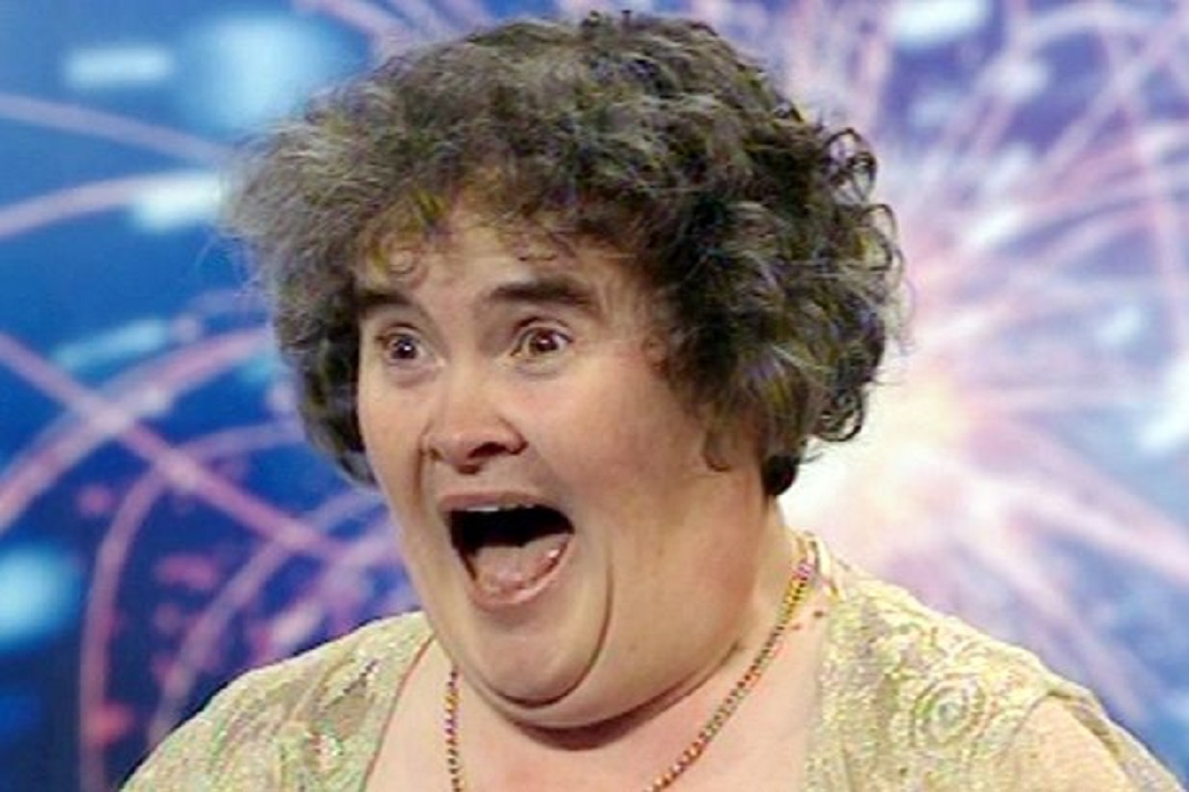 Susan Boyle, gospodina de la la Britain’s Got Talent, e acum multimilionară. S-a transformat din „rățușca cea urâtă” în „lebăda frumoasă”
