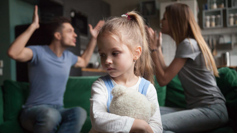 Traumele din copilărie și modul în care acestea afectează viața. Psihologii explică totul!