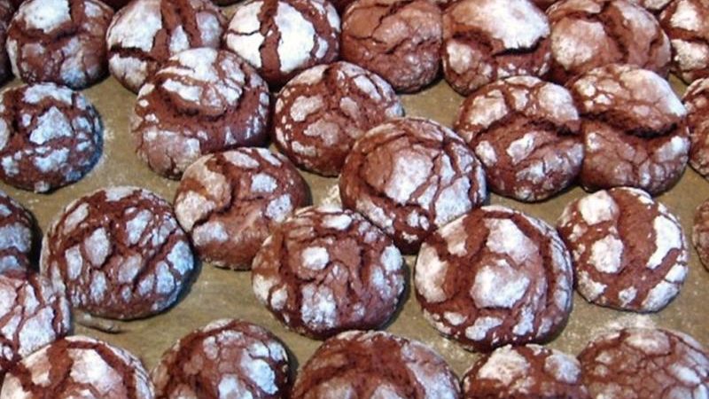 Rețeta de fursecuri cu ciocolată sau sau Chocolate Crinkles