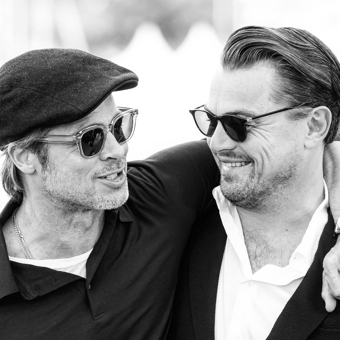 Brad Pitt și Leonardo DiCaprio, pe urmele lui Demi Moore și Patrick Swayze. Ce fac cei doi împreună în timpul liber