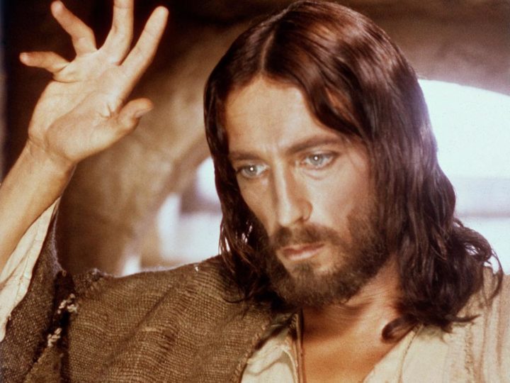 Cum arată acum Robert Powell, actorul care a interpretat rolul Iisus din Nazareth din celebrul film