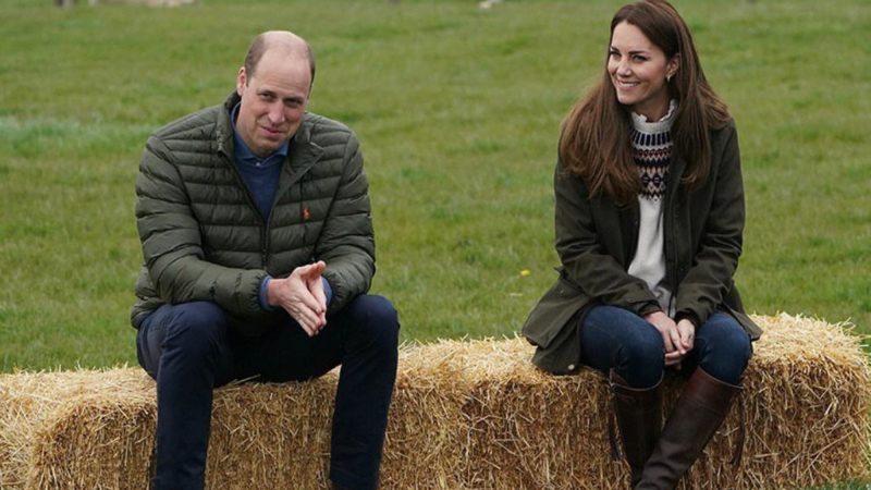 Ducesa în cizme. Kate Middleton nu se poate despărți de perechea ei din adolescență