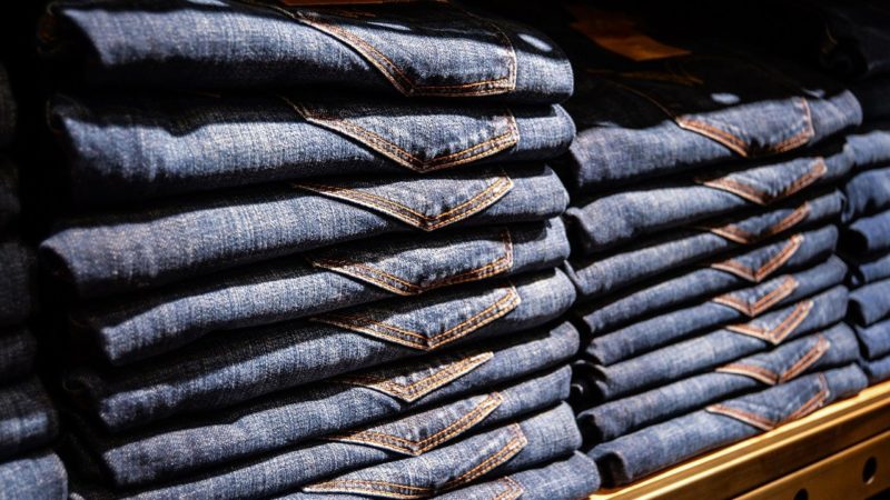 Cât au costat primii blugi, cei mai iubiți pantaloni din lume