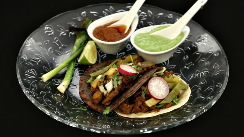 Rețetă de shaorma mexicană cu carne de porc. Tacos al Pastor