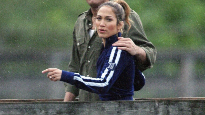 Ben Affleck nu poate sta departe de Jennifer Lopez. Cum au fost surprinsi cei doi
