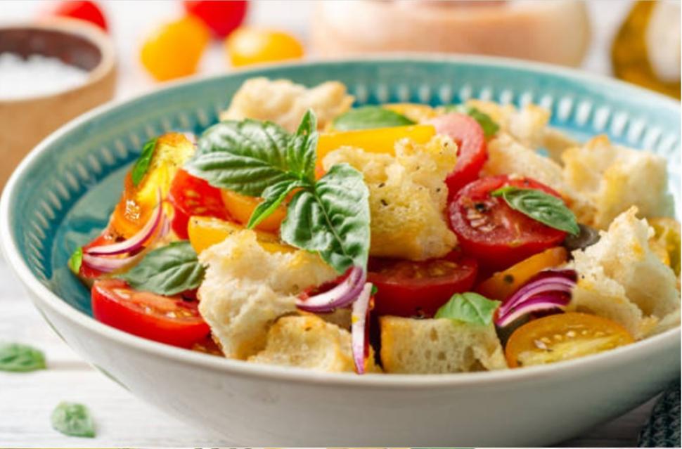 Panzanella. Cea mai simplă salată de vară