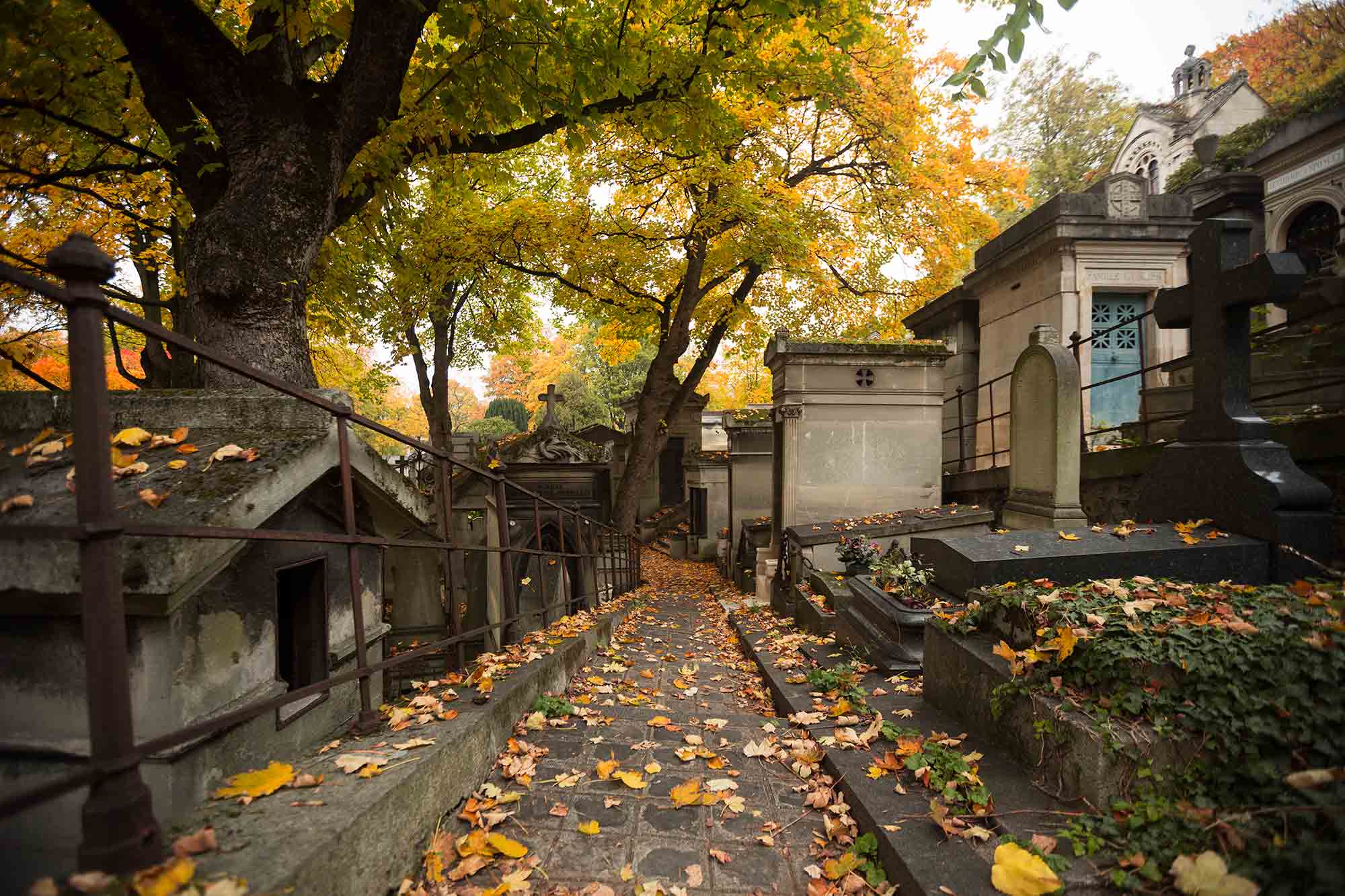 Cele mai ciudate cimitire. Cum au fost gândite locurile de veci