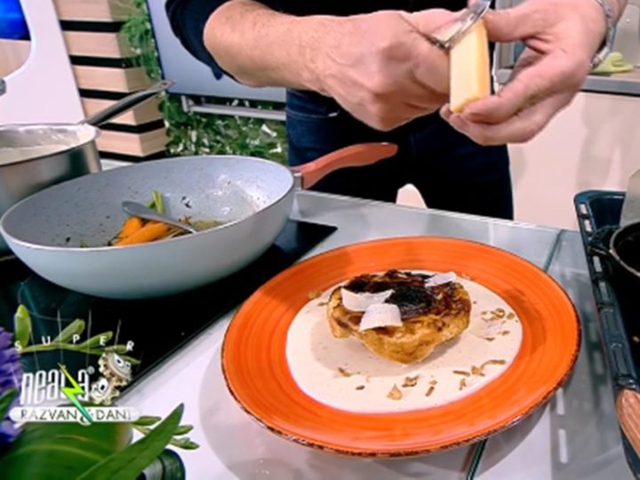 Rețetă de ceapă confiată în aluat foietaj cu sos de parmezan, preparată de Chef Nicolai Tand 