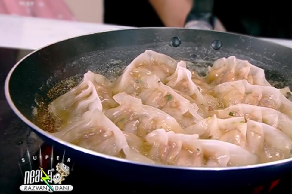 Rețetă de colțunași Gyoza, preparată de Chef Nicolai Tand