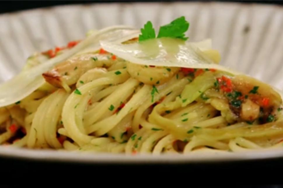 Rețetă de spaghete aglio olio cu peperoncino și vinete