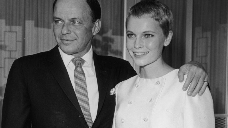 A avut sau nu Frank Sinatra un copil cu Mia Farrow? Un prieten al cântărețului face lumină