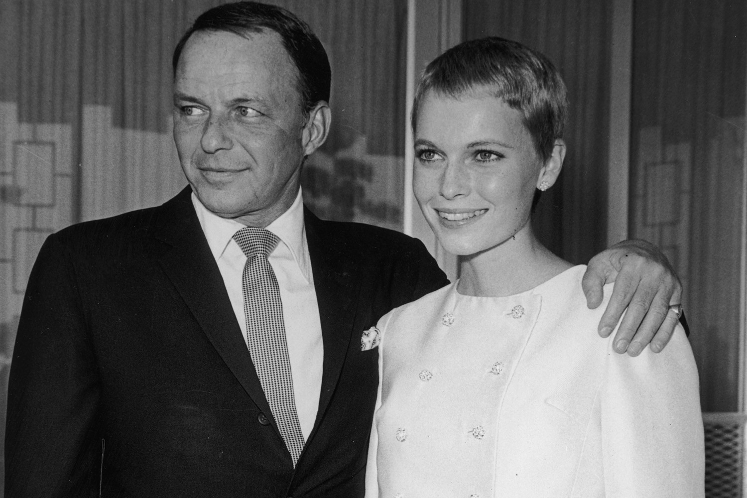 A avut sau nu Frank Sinatra un copil cu Mia Farrow? Un prieten al cântărețului face lumină