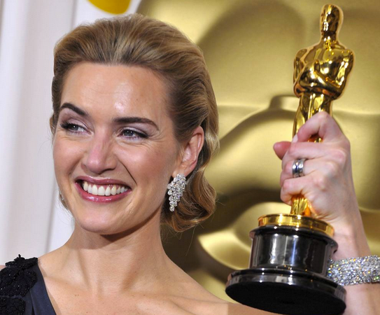 Kate Winslet nu-și mai găsește statueta de la premiile Oscar. A dispărut din spatele toaletei