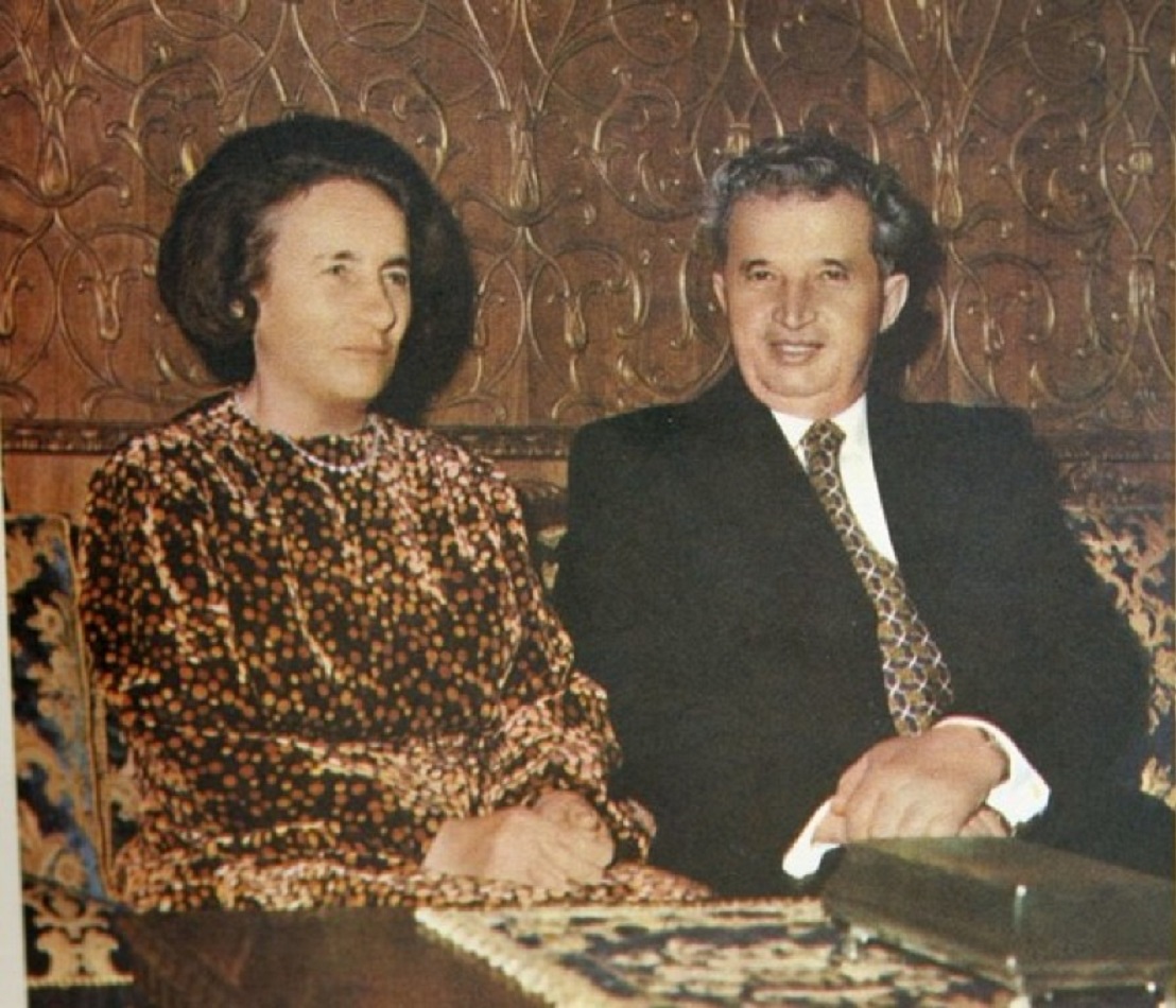 Nicolae Ceaușescu în costum de baie. Îi plăcea bălăceala la mare