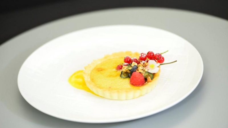 Tartă creme brulee cu fructe