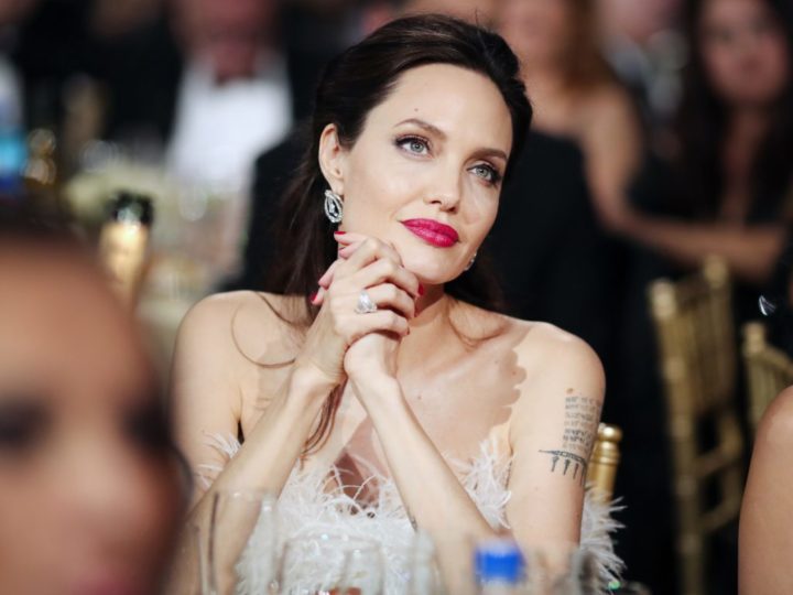 Angelina Jolie, la plimbare cu fiica. Shiloh pare mai mult fată decât băiat, cum vroia să fie