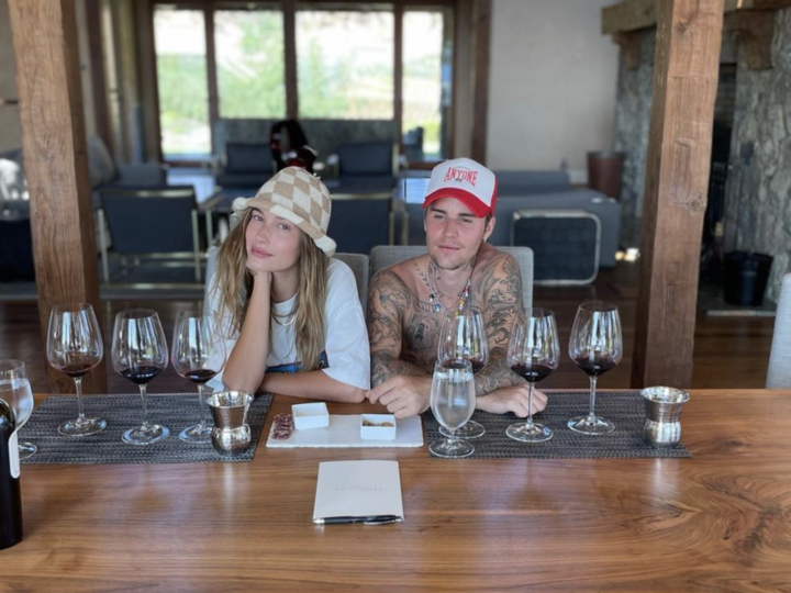 Justin și Hailey Bieber sunt maeștri ai excursiilor pe patru roți. Au lansat o modă care să vă inspire