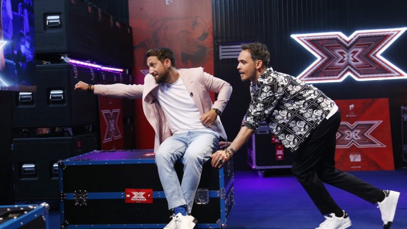 E incredibil cum au călătorit prin țară Răzvan și Dani pentru X Factor. Imagini de colecție