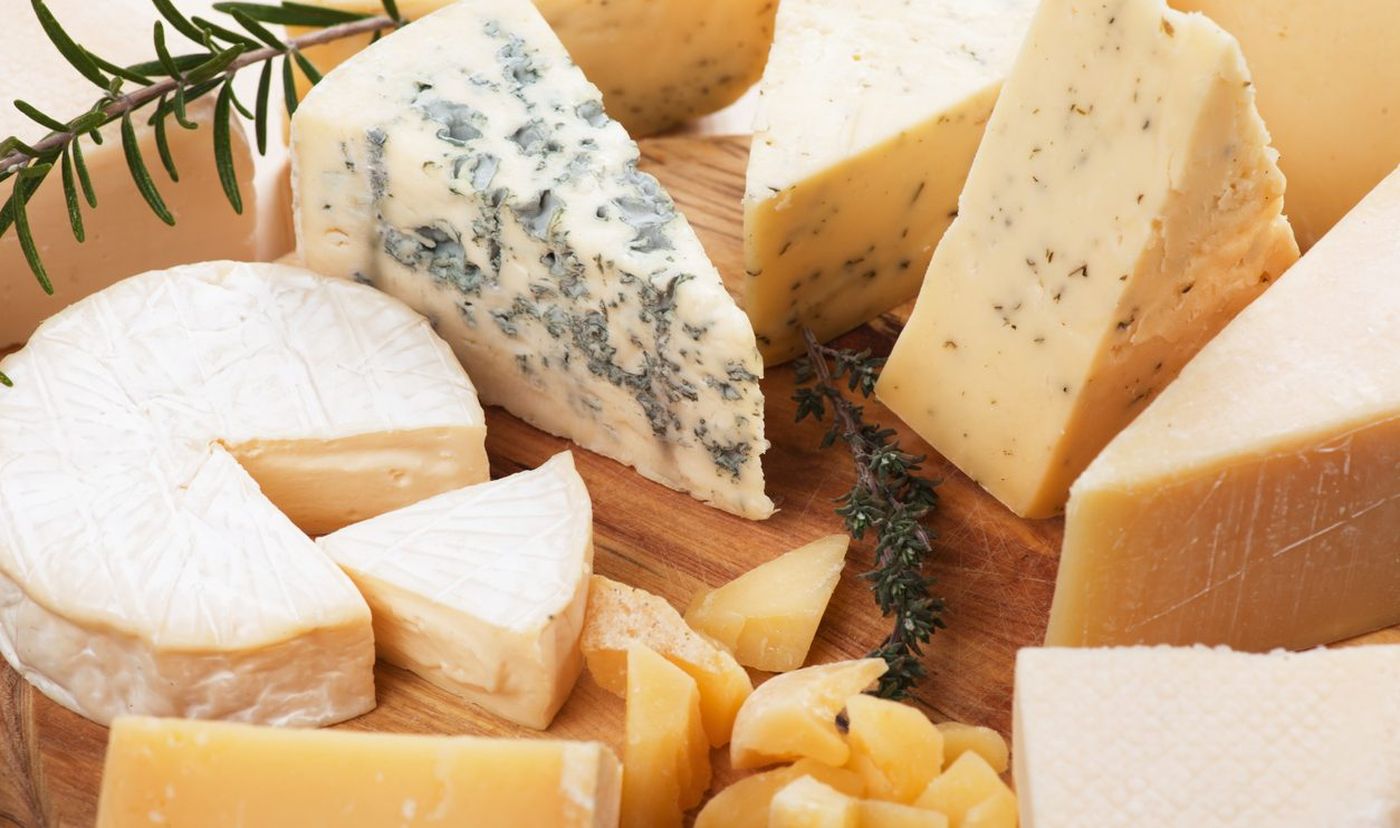 Sfaturi utile pentru îndrăgostiții de brânză. Cum se păstrează și se mănâncă corect