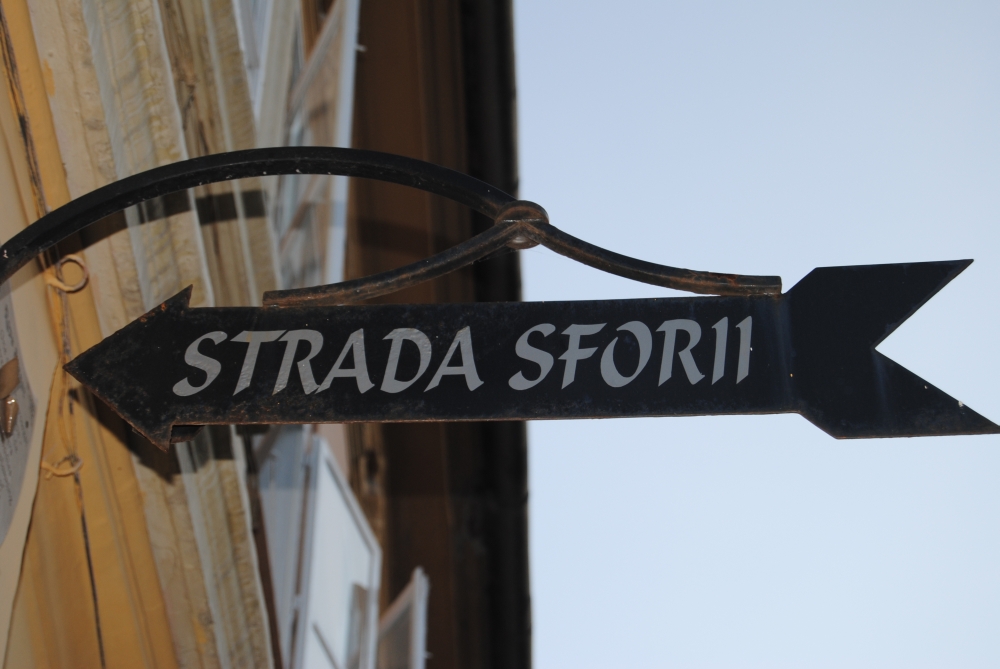 Povestea străzii înguste din Brașov. Are doar 109 cm