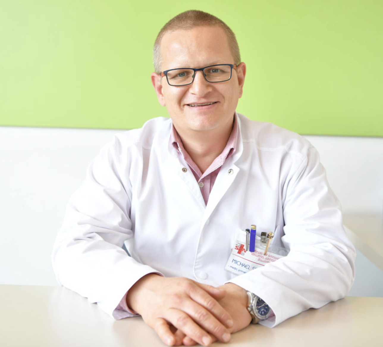 Dr. Michael Schenker, oncologul care dă viață pacienților cu cancer pulmonar metastatic