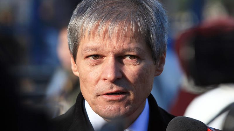 Dacian Cioloş îi va răspunde, în seara asta, lui Denise Rifai la întrebarea: ”Sunteți mai puternic decât Dan Barna?””