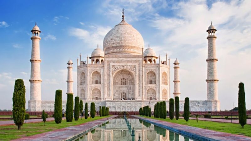 Motivul neștiut pentru care zidurile de la Taj Mahal își schimbă culoarea