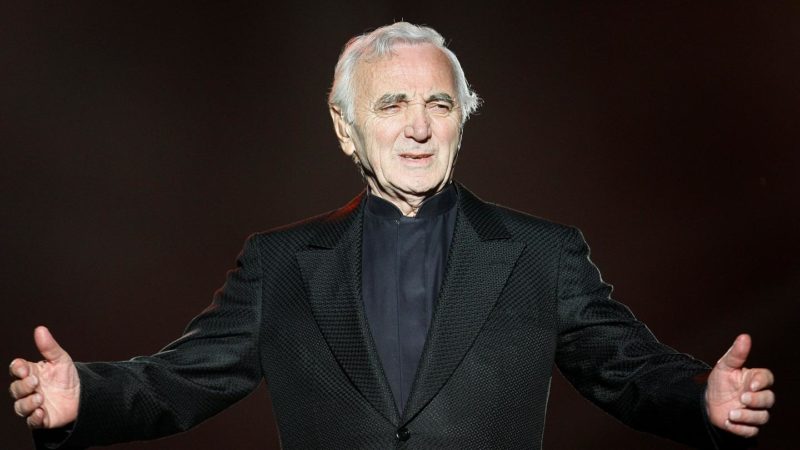 Charles Aznavour, “zeul muzicii pop franceze” cu statuie în Armenia. A compus peste 1300 de cântece