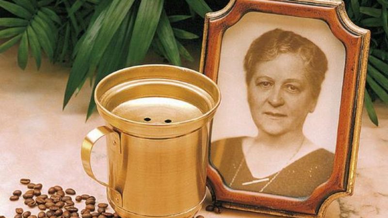 O casnică din Germania a inventat filtrul de cafea