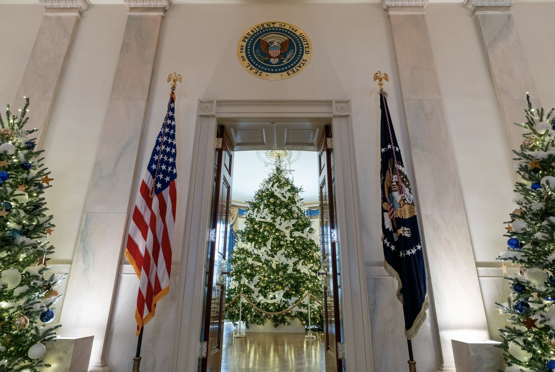 Soția lui Joe Biden face un „Crăciun păgân” la Casa Albă. America fierbe