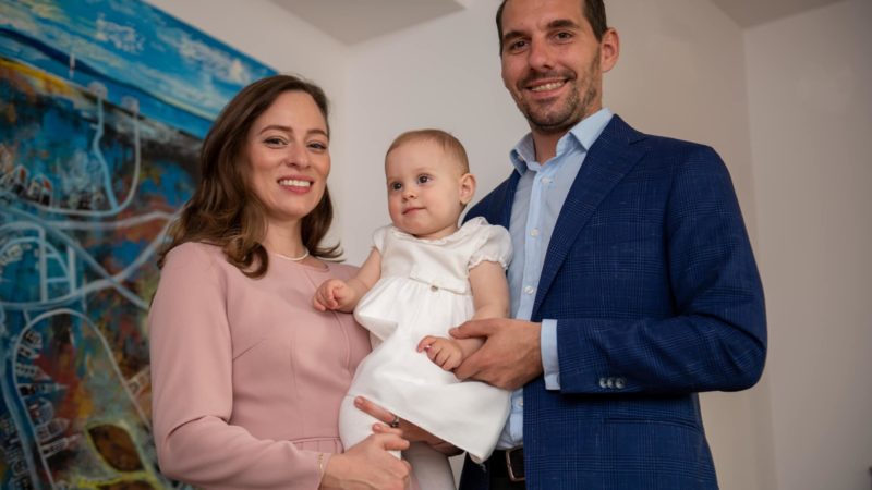  Cea mai tânără prințesă a României a suflat în tort. Fotografii unice