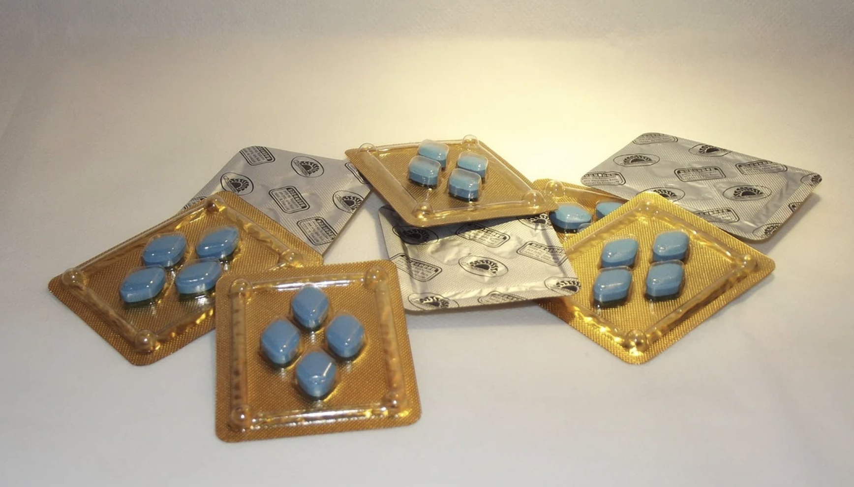 Descoperirea anului. Celebra „pastilă albastră” pentru bărbați, Viagra, tratează cu succes Alzheimer