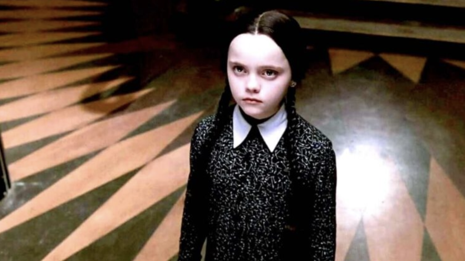 Exclusiv. Fetița lui Wednesday din Familia Addams făcea reclame înainte să se fi născut