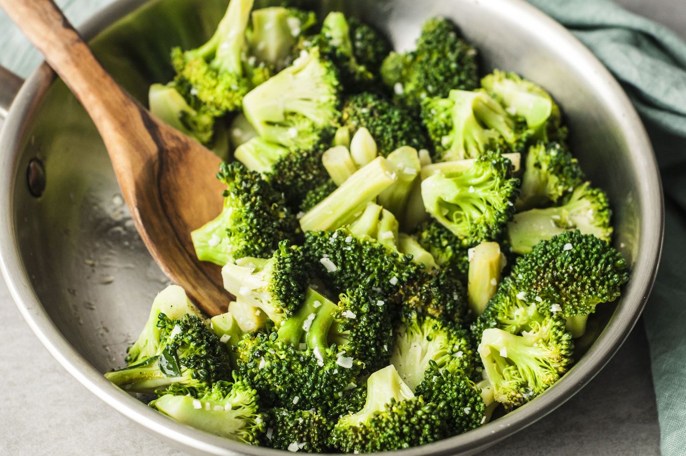 Broccoli, leguma care face minuni pentru mușchi și minte. E cel mai alcalin aliment!