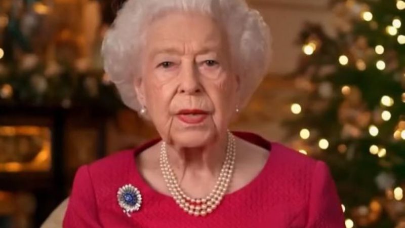Adevărul despre starea Reginei Elisabeta II. S-a adus în discuție scaunul cu rotile