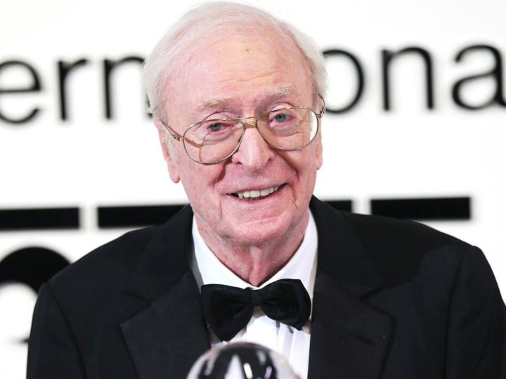 Înainte de a împlini 90 de ani, Sir Michael Caine scapă de moșii și palate. „Cheia unei căsnicii fericite…”