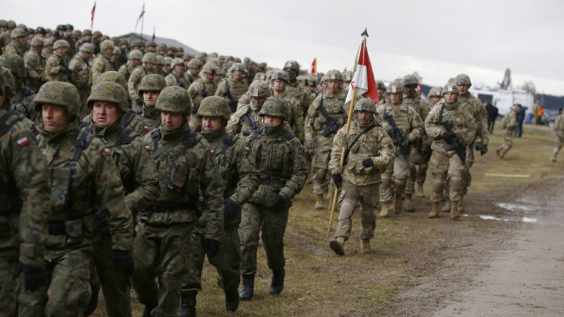 Bancul viral care îl face praf pe Putin: „O coloană a armatei ruse în drum spre Kiev se oprește lângă un deal…” Continuarea e genială