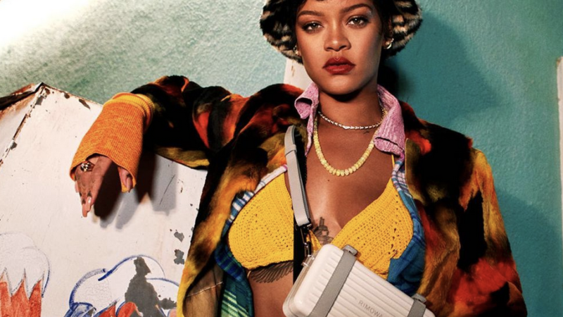 Rihanna a chemat cele mai mari vedete să-i îmbrace chiloții. Inclusiv Johnny Depp a spus „prezent”