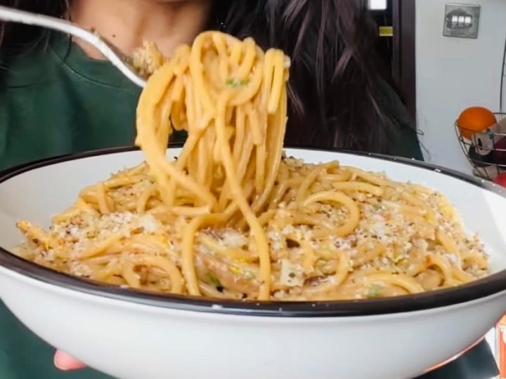 Spaghete cu ceapă caramelizată. Un deliciu cum nu ați mai gustat