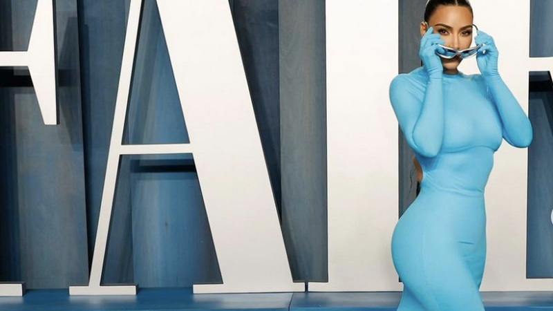 Kim Kardashian s-a filmat dezbrăcată, din nou. Vrea neapărat să le arate fanilor „ceva vintage”. Video