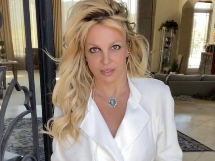 Imaginile momentului. Britney Spears fotografiată dezbrăcată complet