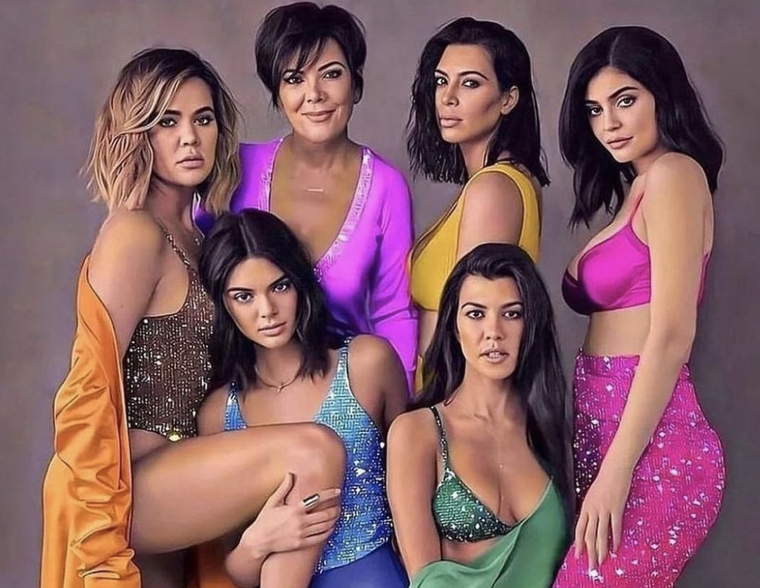 O divă a reciclat una din cele mai celebre rochii din lume, alta s-a îmbrăcat în mireasă: clanul Kardashian, cele mai neșteptate loook-uri la Met Gala 2022