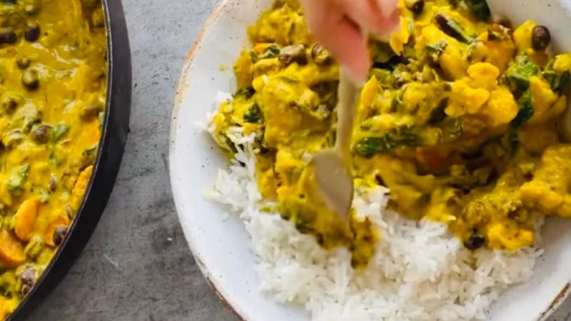 Rețetă de bază de curry galben, un deliciu de post