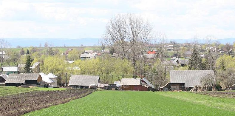 Există un loc în România unde ucrainenii trăiesc laolaltă cu rușii, și se văd doar la nunți, botezuri și înmormântări