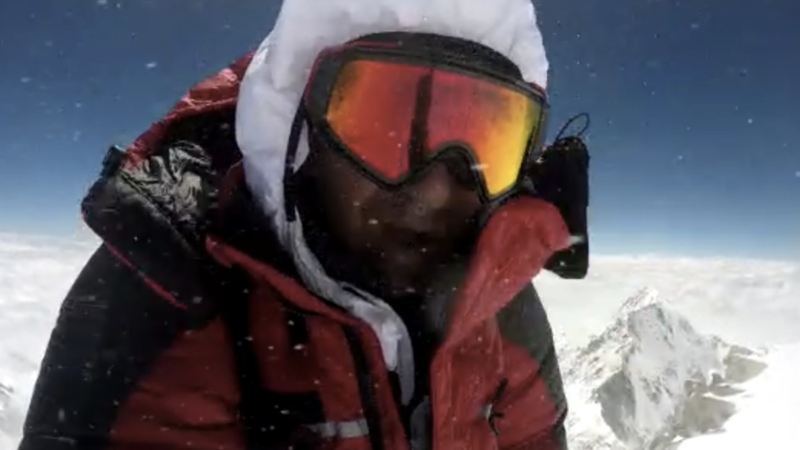 Video. Asta a făcut Horia Colibășanu când a ajuns în vârful celui de-al doilea cel mai periculos munte din lume