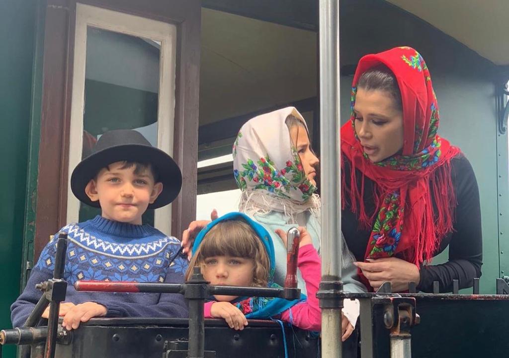 Elena Basescu si copiii ei